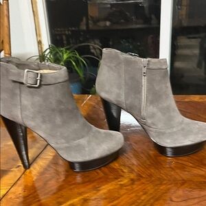 Steve Madden Taupe Suede Heeled Boots